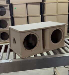 Build a speaker cabinet in one minute. speaker box and speakers.